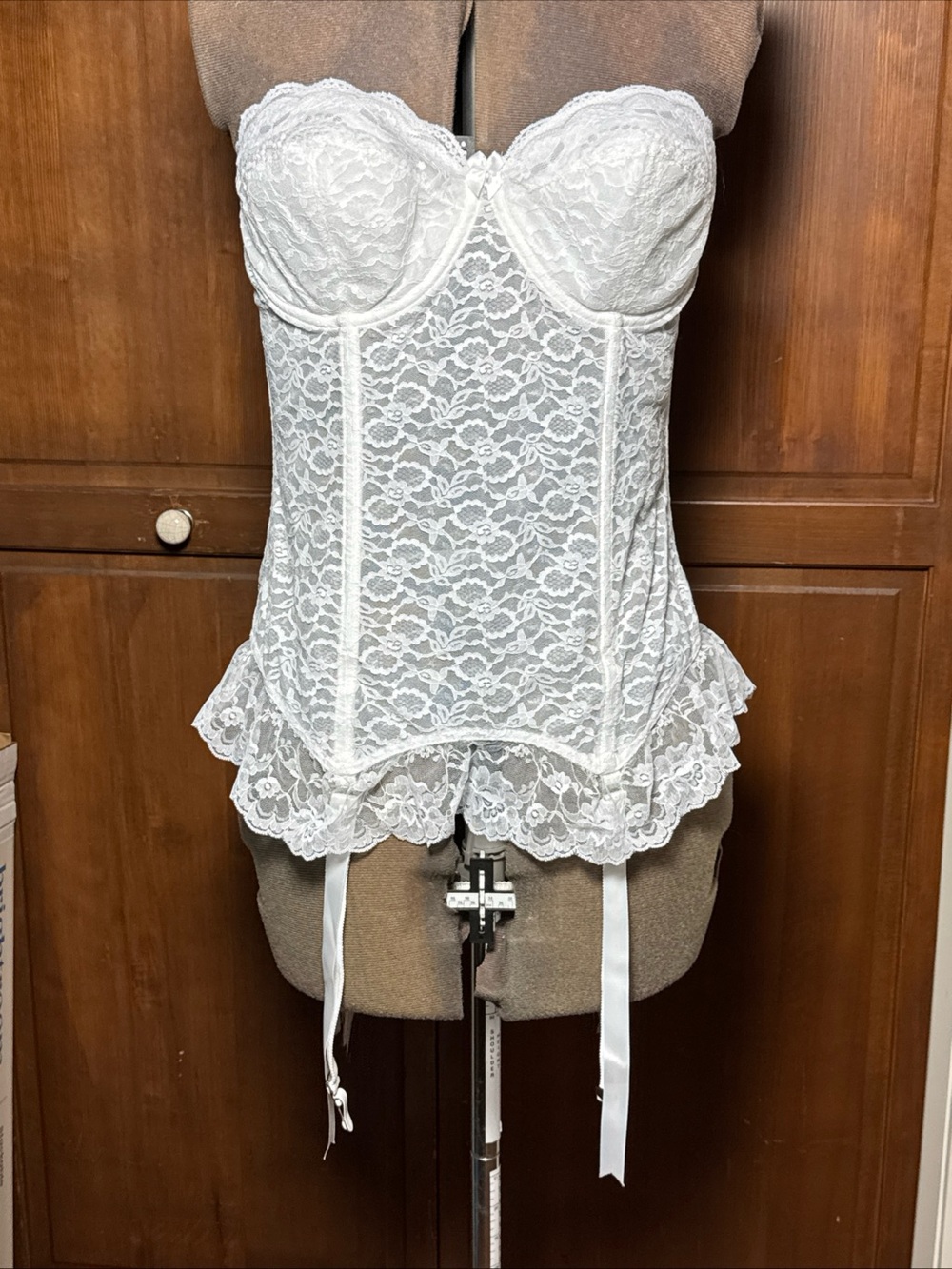 NEW Vintage Goddess "Merry Widow" Lace Bridal Corset Bustier Garter Clips 38B